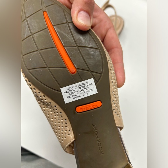 Rockport Beige Perforated Slingback Flats Size 7.5 - Picture 2 of 6